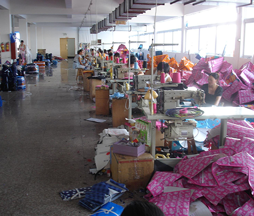 Công ty sản xuất áo mưa ở Tp HCM